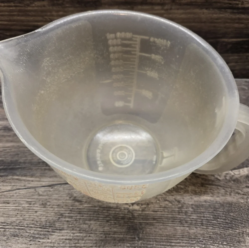 Tupperware vintage cup
